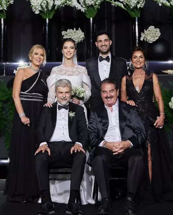 Ünlü çiftten ilk paylaşım!